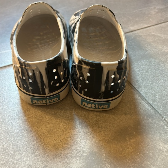 Water shoes. Great condition. - Picture 2 of 3